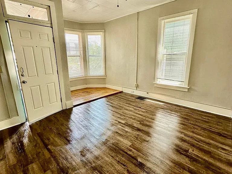 624 N Weber St. — Photo 15
