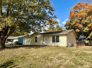 903 W Crawford St, Paris, IL 61944