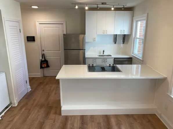 4240 39th St NW APT 33, Washington, DC 20016