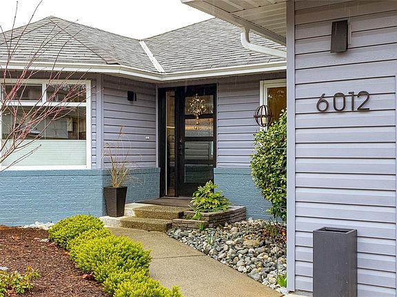 2nd image of 6012 Columbine Rd