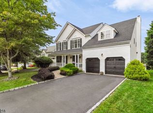 36 Bluebird Way, Raritan, NJ 08869