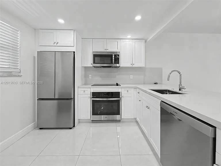 100 Edgewater Dr #204 — Photo 5