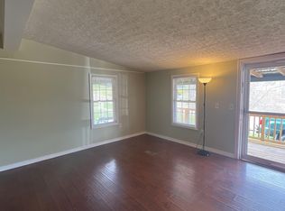 218 Green Pond Rd, Johnson City, TN 37604