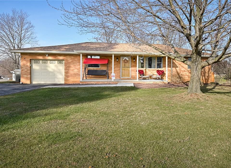 1st image of 400 Circle Dr