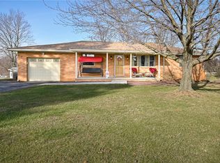 400 Circle Dr, Ellwood City, PA 16117
