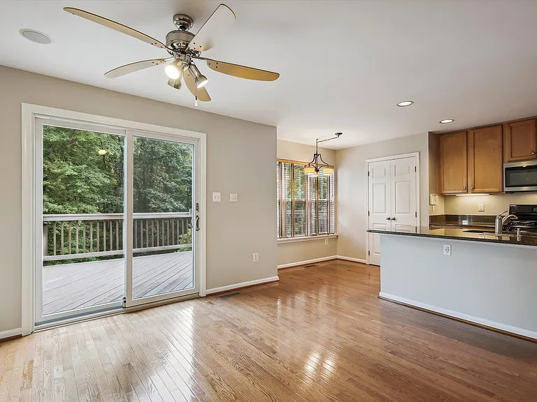 6733 Sullivan Way — Photo 19