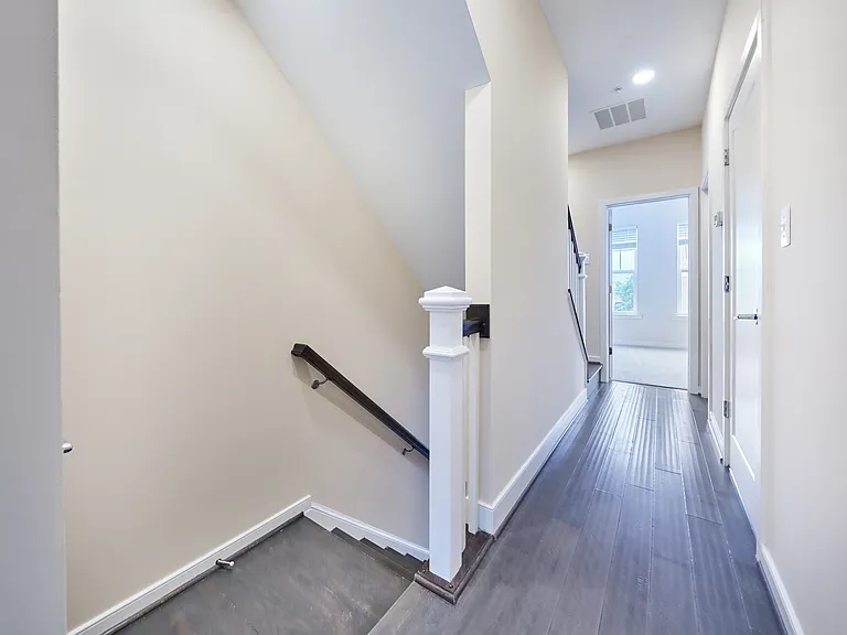256 Bluemont Branch Ter SE — Photo 40