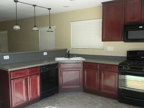 3rd image of 517 Warminster Ave