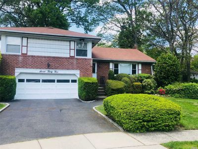 735 Leslie Ln, East Meadow, NY, 11554