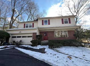 1039 Dobbs Ferry Rd, White Plains, NY 10607