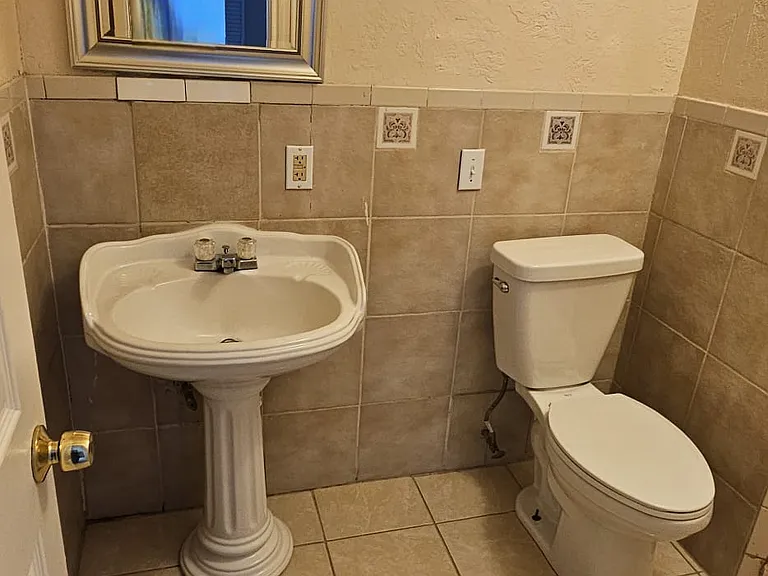 219 E Cherry Ln — Photo 33