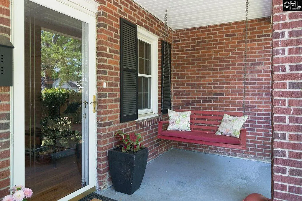 2744 Monroe St — Photo 2