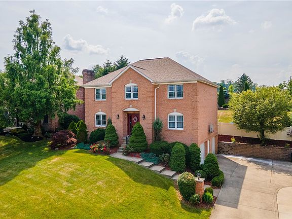 2nd image of 105 Sandlewood Dr