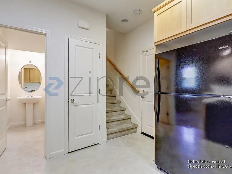 107 San Juan Batista St — Photo 5