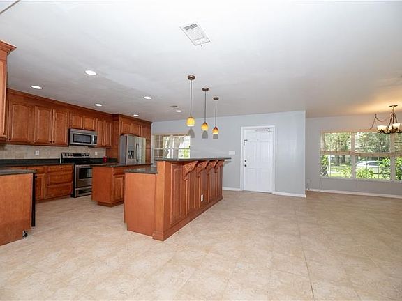 5th image of 408 Belle Claire Ave