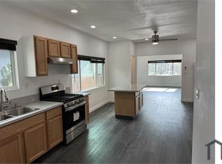 639 E 9th St, Long Beach, CA 90813