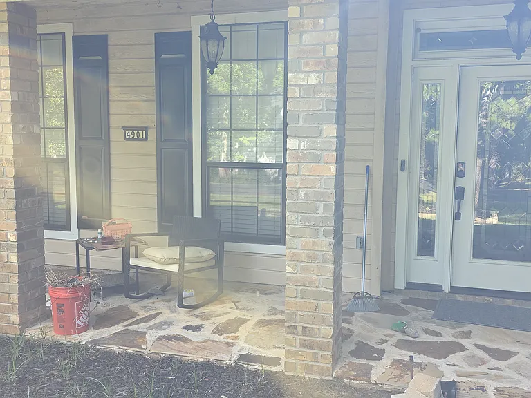 4901 Old Oak Dr — Photo 6