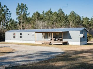 321 Mae Ln, Baxley, GA 31513