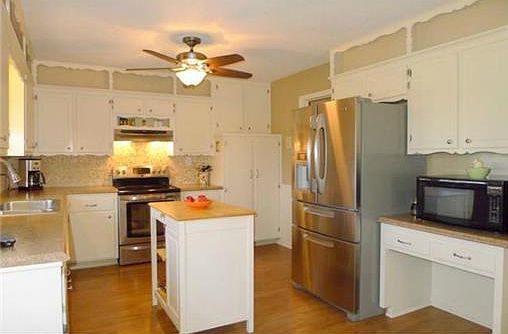 4th image of 9024 Booth Ave