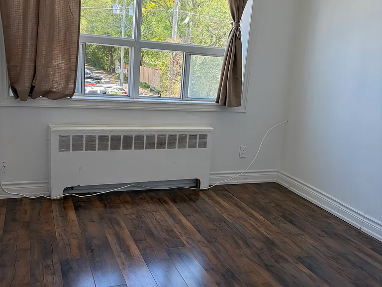 2885 Saint Clair Ave E #3 — Photo 5