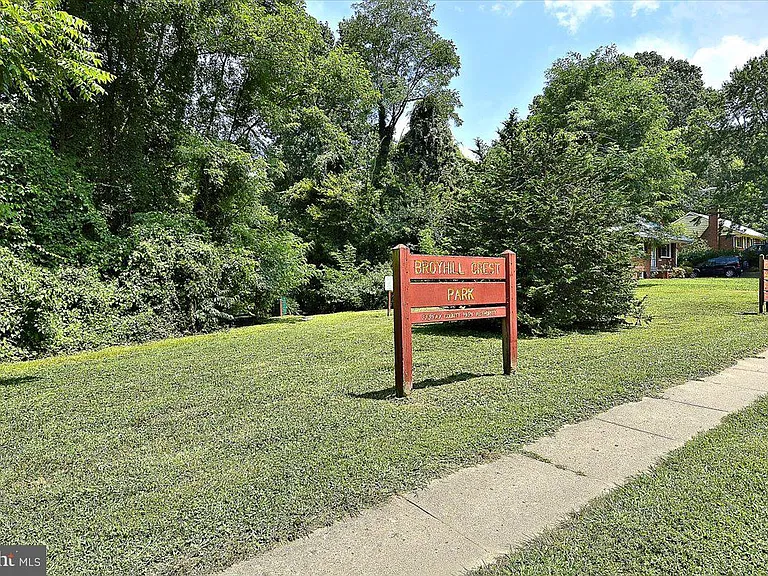 3227 Sherry Ct — Photo 32