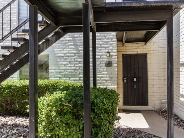 8450 E Old Spanish Trl, Tucson, AZ 85710