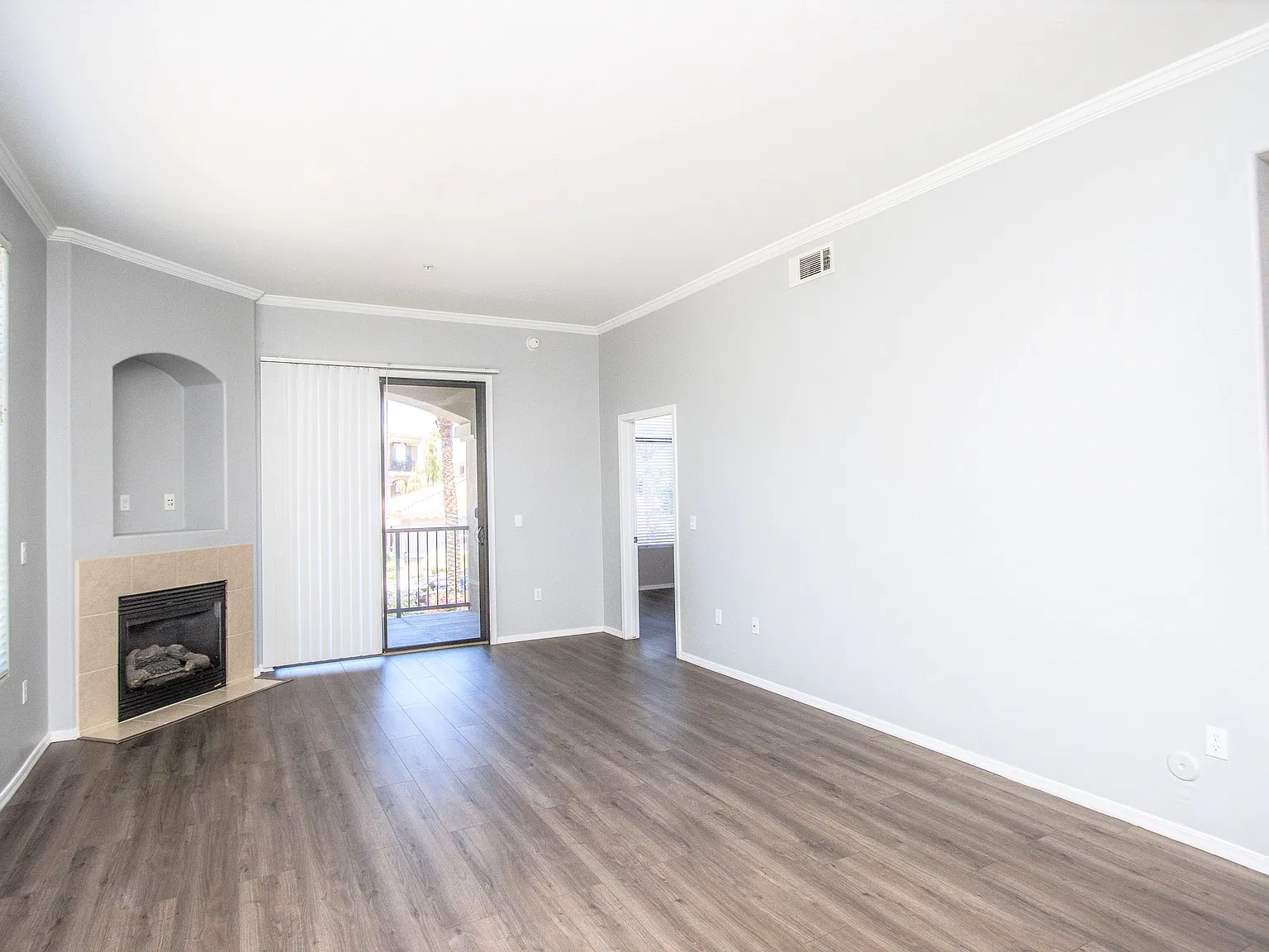 Beautiful Condo — Photo 4