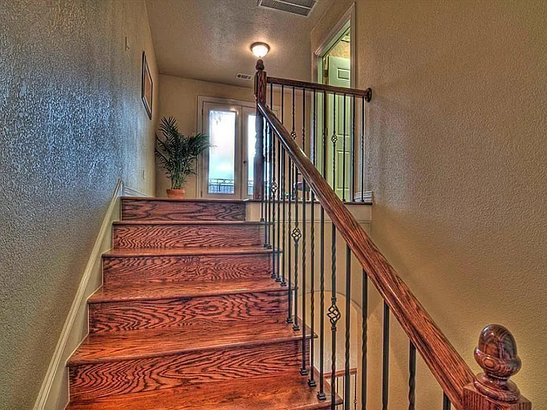 3505 Jackson St — Photo 25