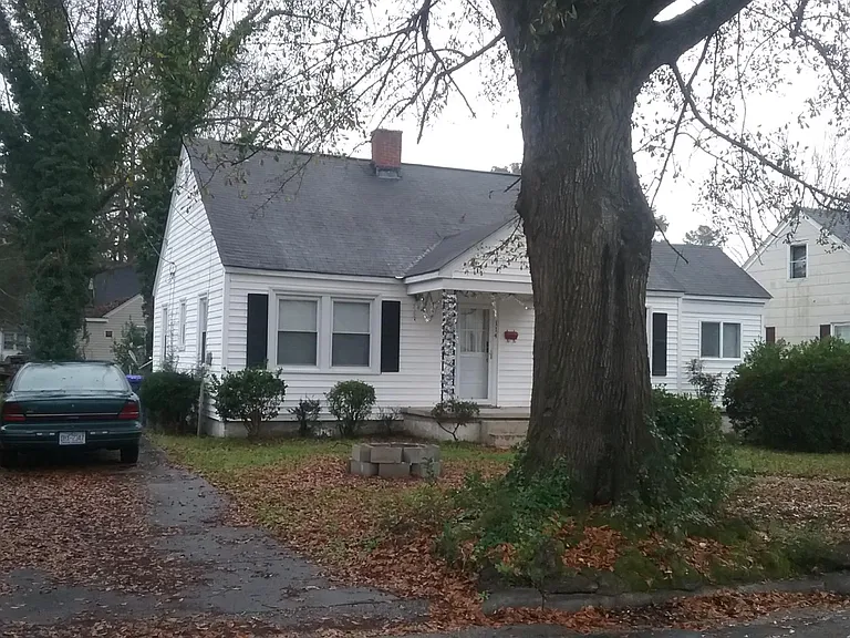 114 N Library St — Photo 10