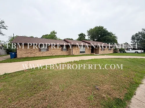 1204 Williamsburg Dr Photo 1