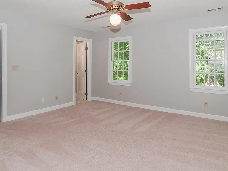 104 Lively Ct E — Photo 14