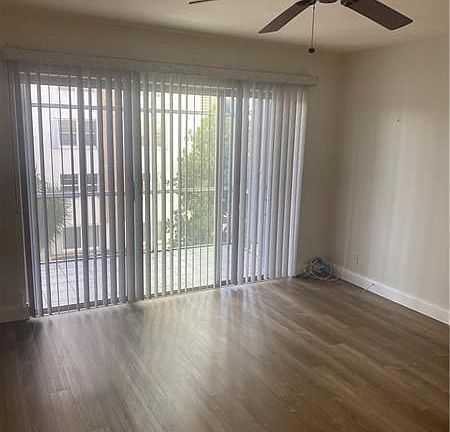 5th image of 3040 NE 16th Ave APT 306
