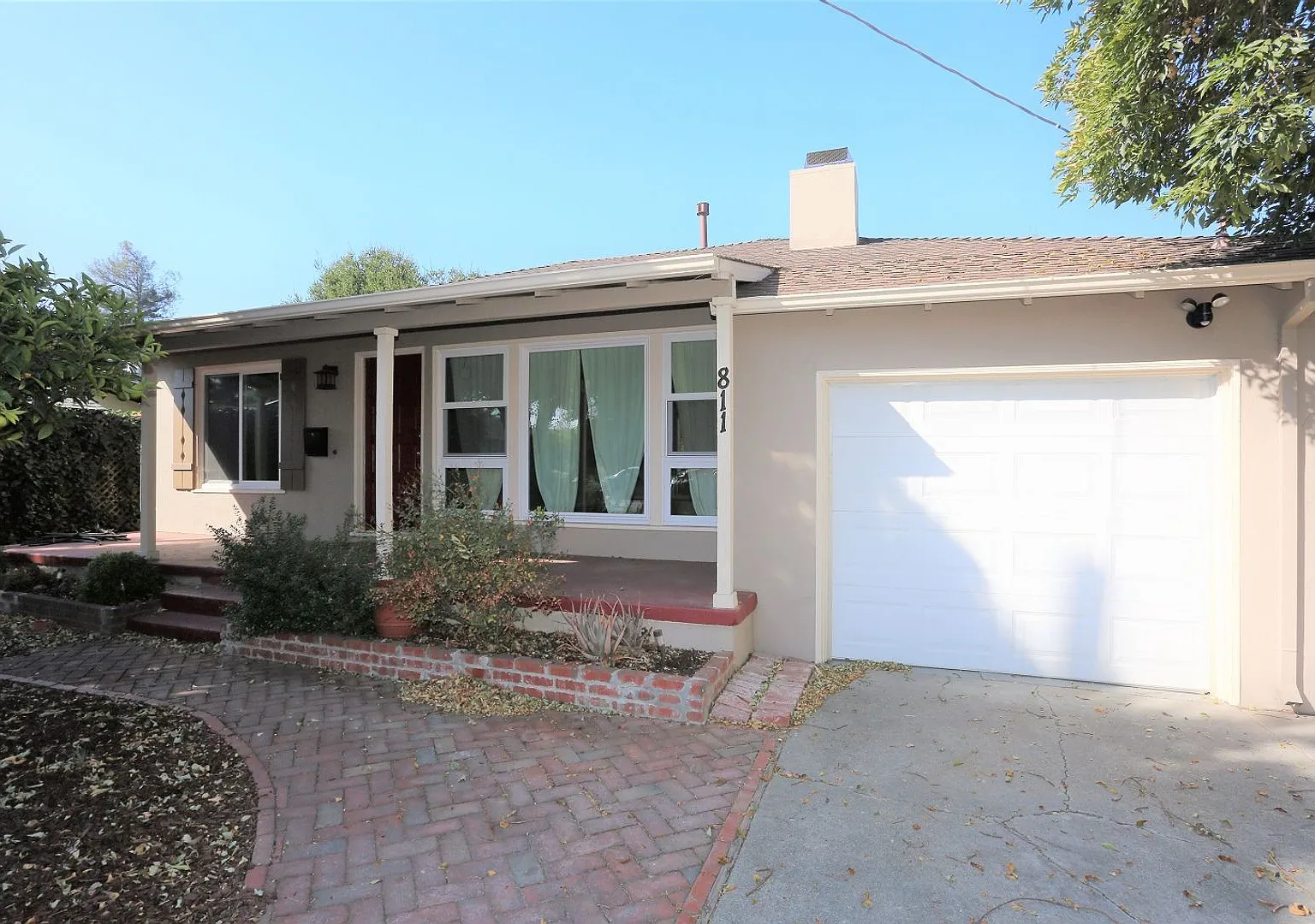 Beautiful, 2 Bedroom, 1 Bathroom, Home in Redwood City Available NOW! — Photo 1