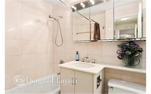 Sold by Douglas Elliman | media 21