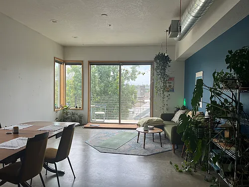 1828 W College Ave #4 Photo 1