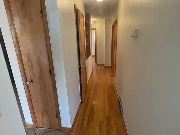 4th image of 579 W 5th St