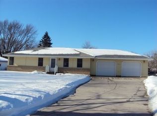 303 Lilac Ln, Shoreview, MN 55126