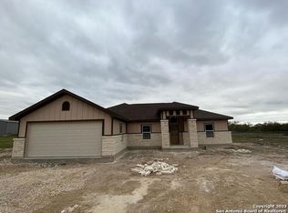 458 Trophy Ln, Poteet, TX 78065