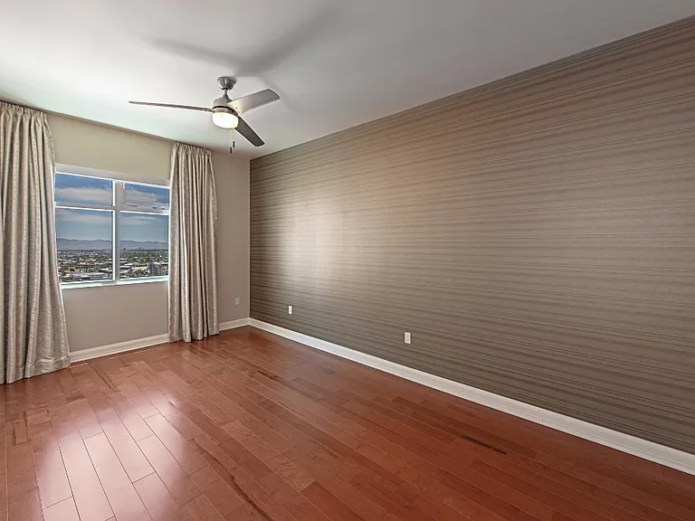 150 Las Vegas Blvd #1513 — Photo 25