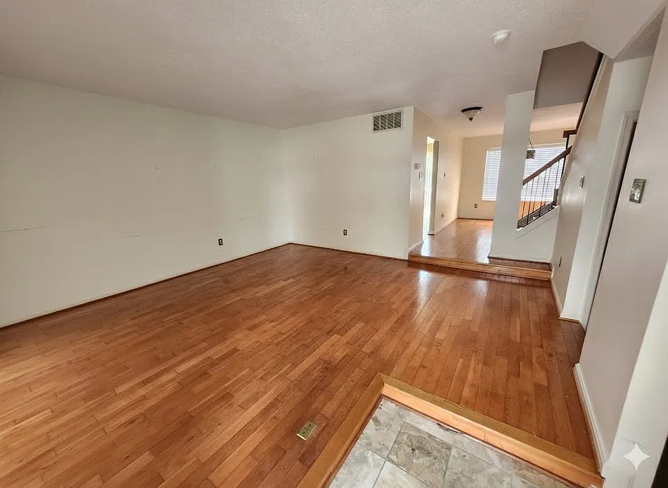 4 bed, 3.5 bath, 2000 sqft, $3,200 — Photo 2