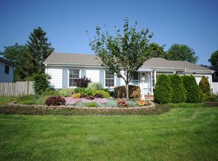 252 N Country Club Dr, Addison, IL 60101