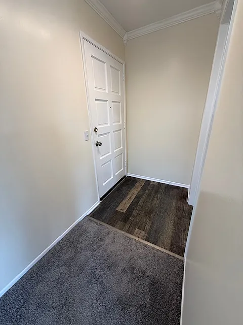 Entrance leads 2 places: to living room and to the bedroom/bathroom hallway. - 2112 Ocean Park Blvd #6