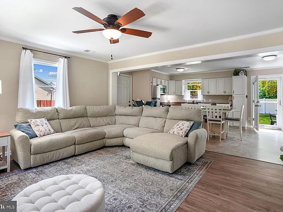 4th image of 852 Whispering Pine Cir