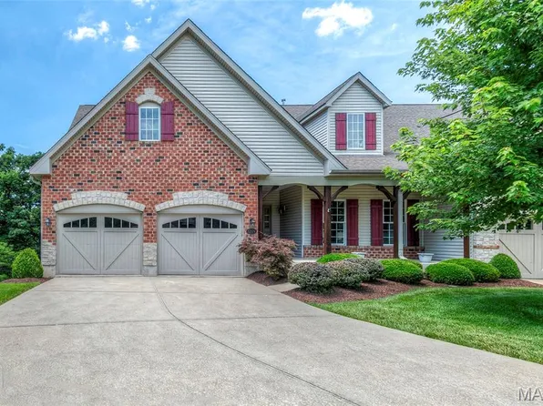 1209 Silver Fern Dr, Lake Saint Louis, MO 63367