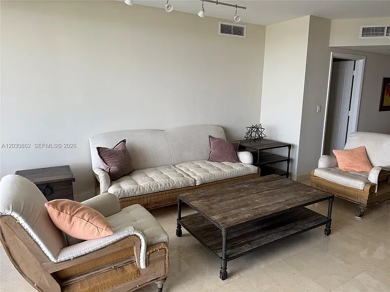 7000 Island Blvd #2403 — Photo 4