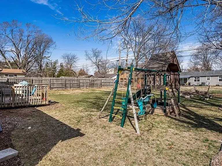 8032 E Gilbert St — Photo 32