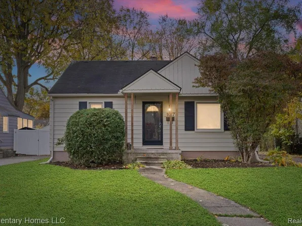 1017 Woodsboro Dr, Royal Oak, MI 48067