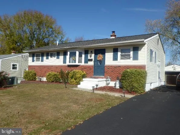 9 Auburn Dr, New Castle, DE 19720