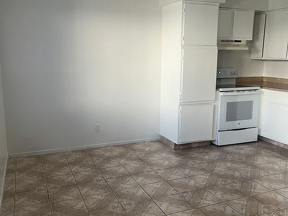 1st image of 2606 Lynnwood St APT 2