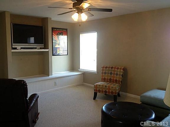 3rd image of 2918 Deep Cove Dr